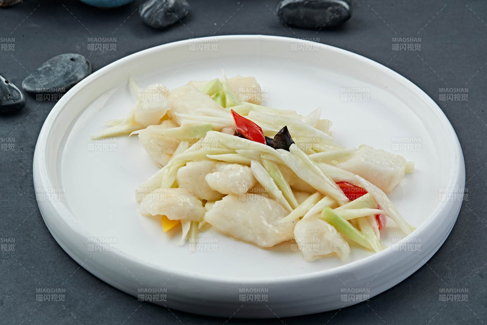 清炒芦笋银鳕鱼图片