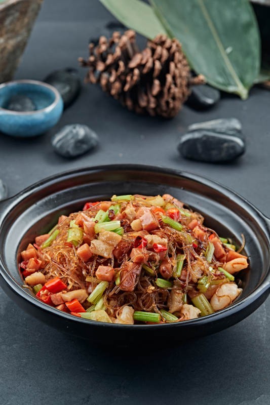 砂锅火腿腊肉水晶粉丝煲图片