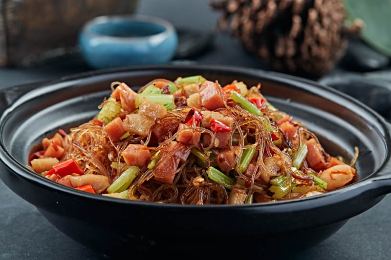 砂锅火腿腊肉水晶粉丝煲图片