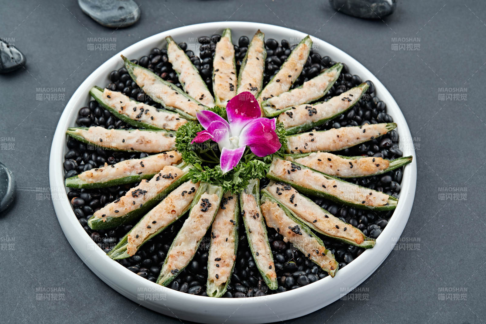 鲜秋葵焗虾泥图片