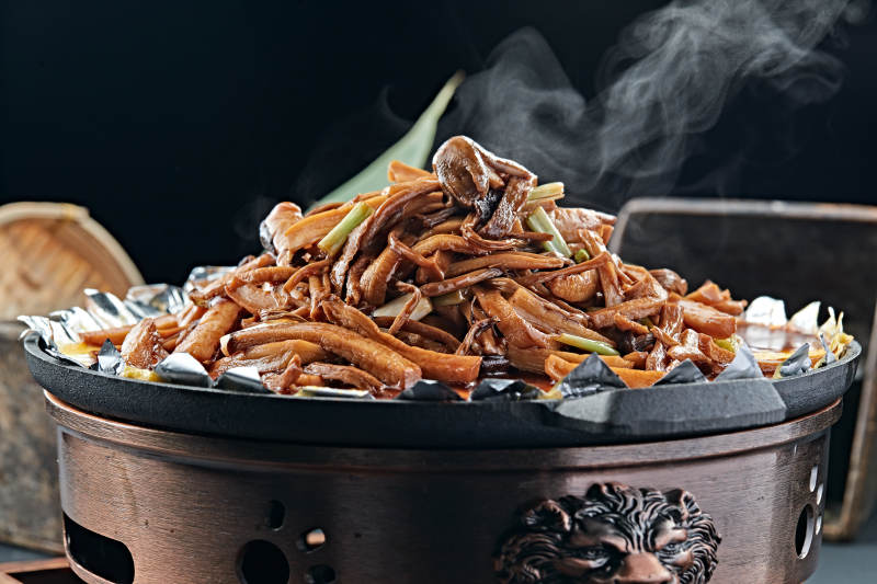 铁板酱香山珍菌图片