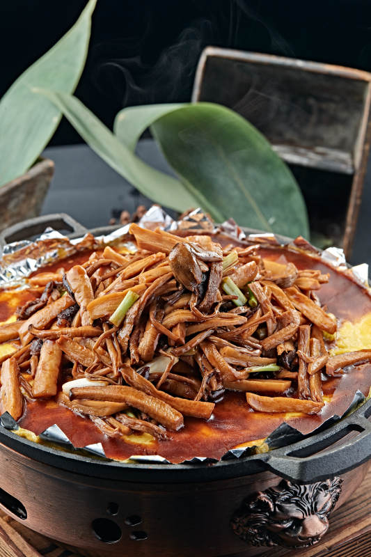 铁板酱香山珍菌图片