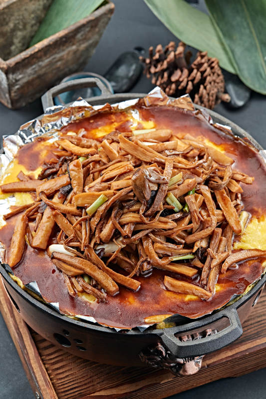 铁板酱香山珍菌图片