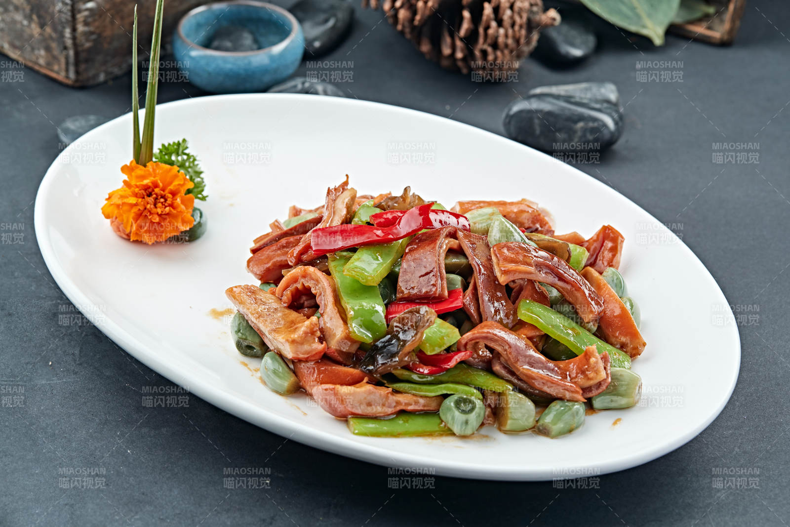 腊八蒜彩椒猪肚条图片