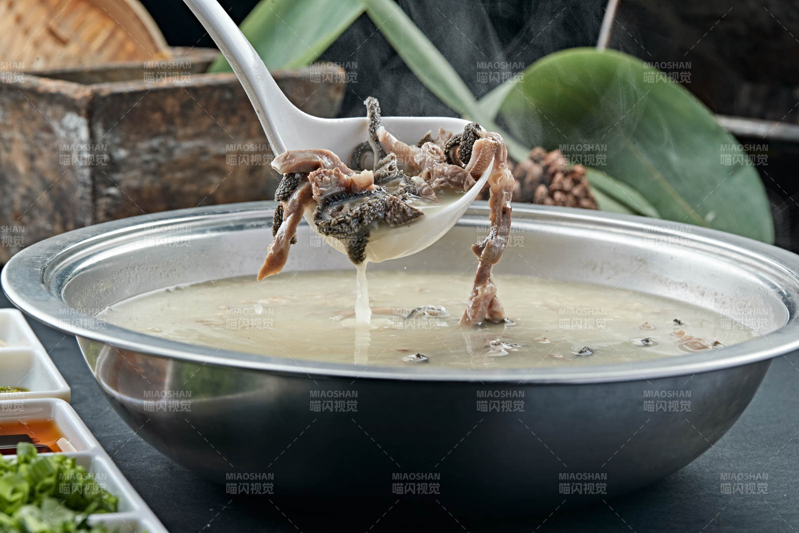 酸汤砂锅羊杂碎图片