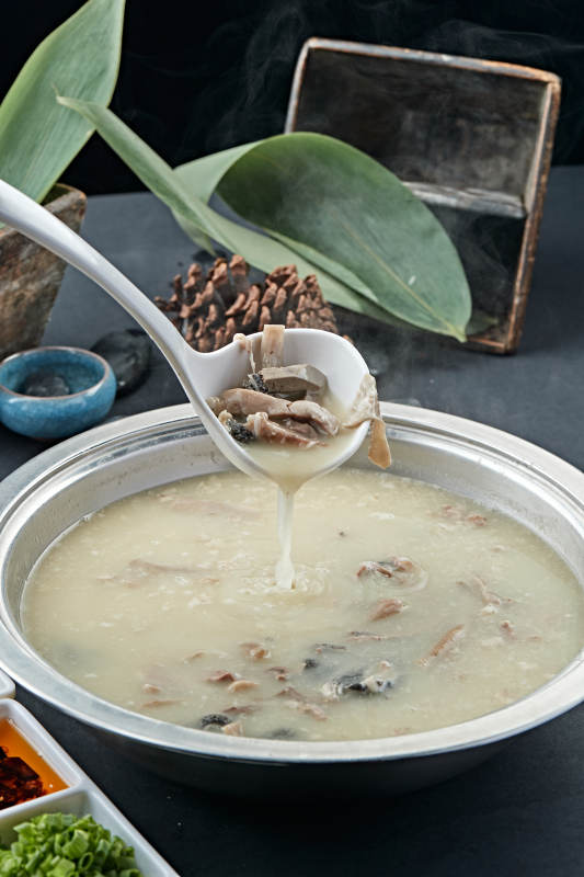 酸汤砂锅羊杂碎图片