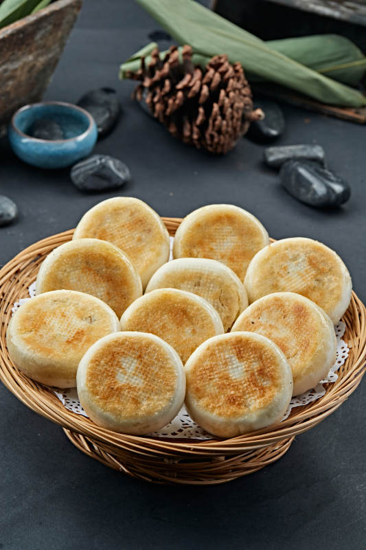 酱羊肉馅烤包子图片