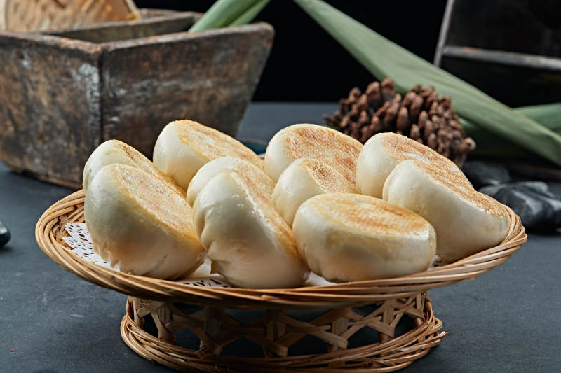 酱羊肉馅烤包子图片