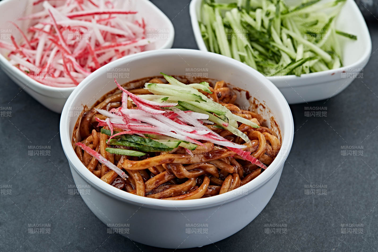 老北京肉丁炸酱面图片