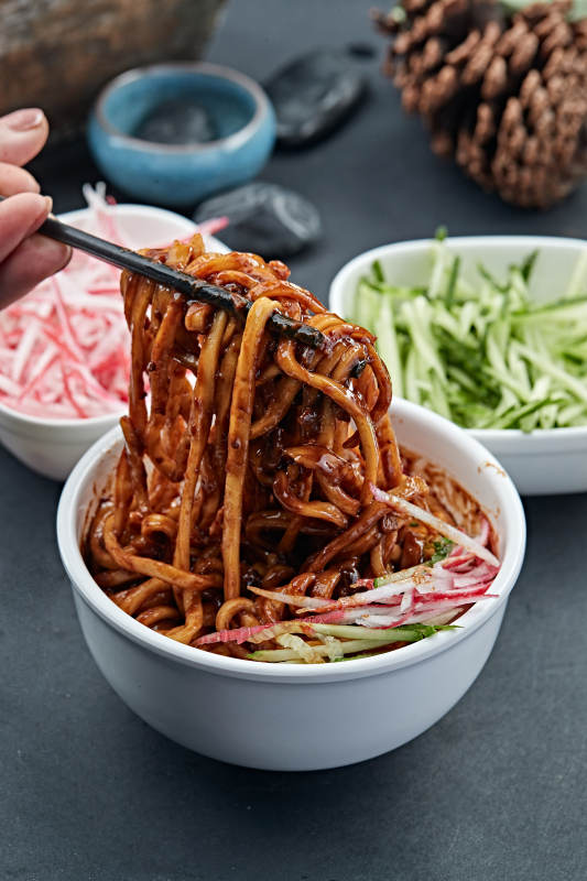 老北京肉丁炸酱面图片