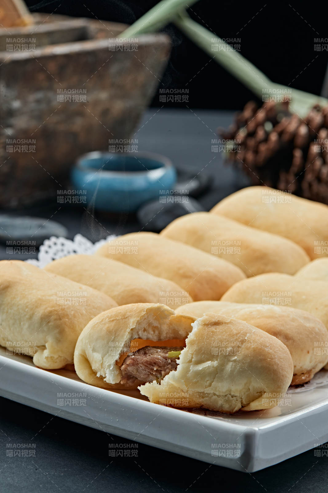 新疆馕坑烤包子图片