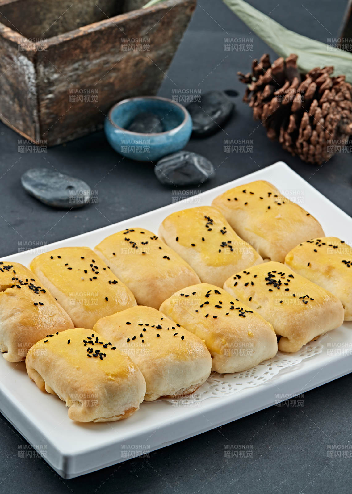 新疆馕坑烤包子图片