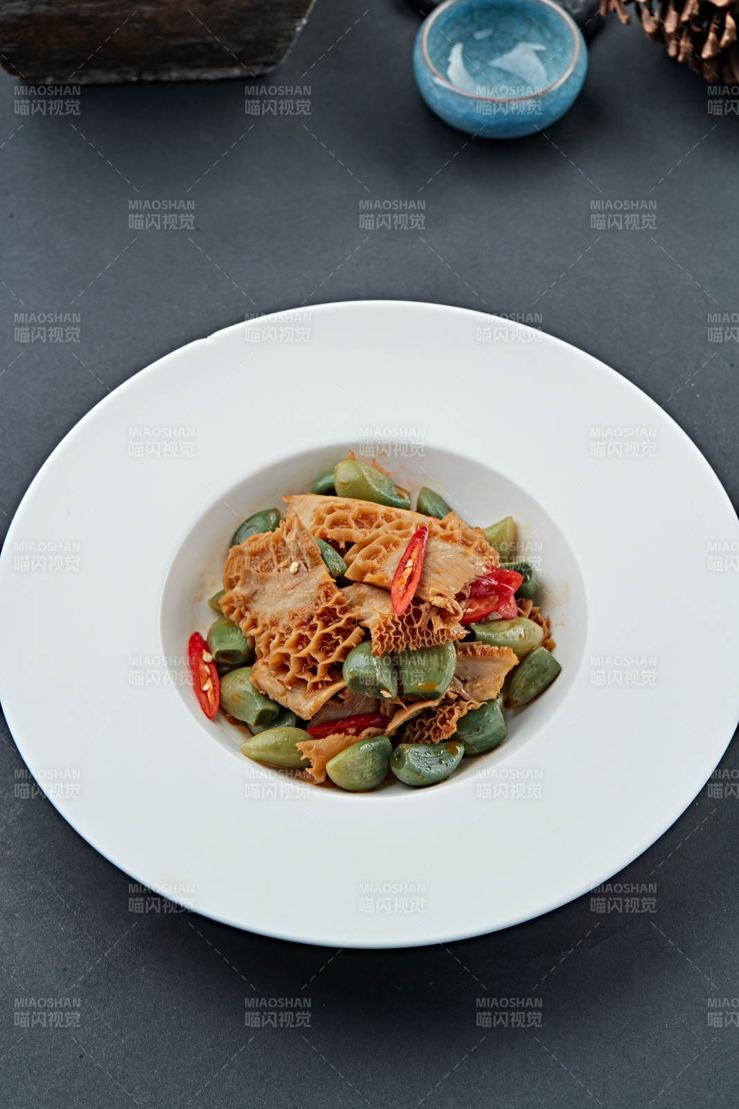 腊八蒜拌金钱肚图片