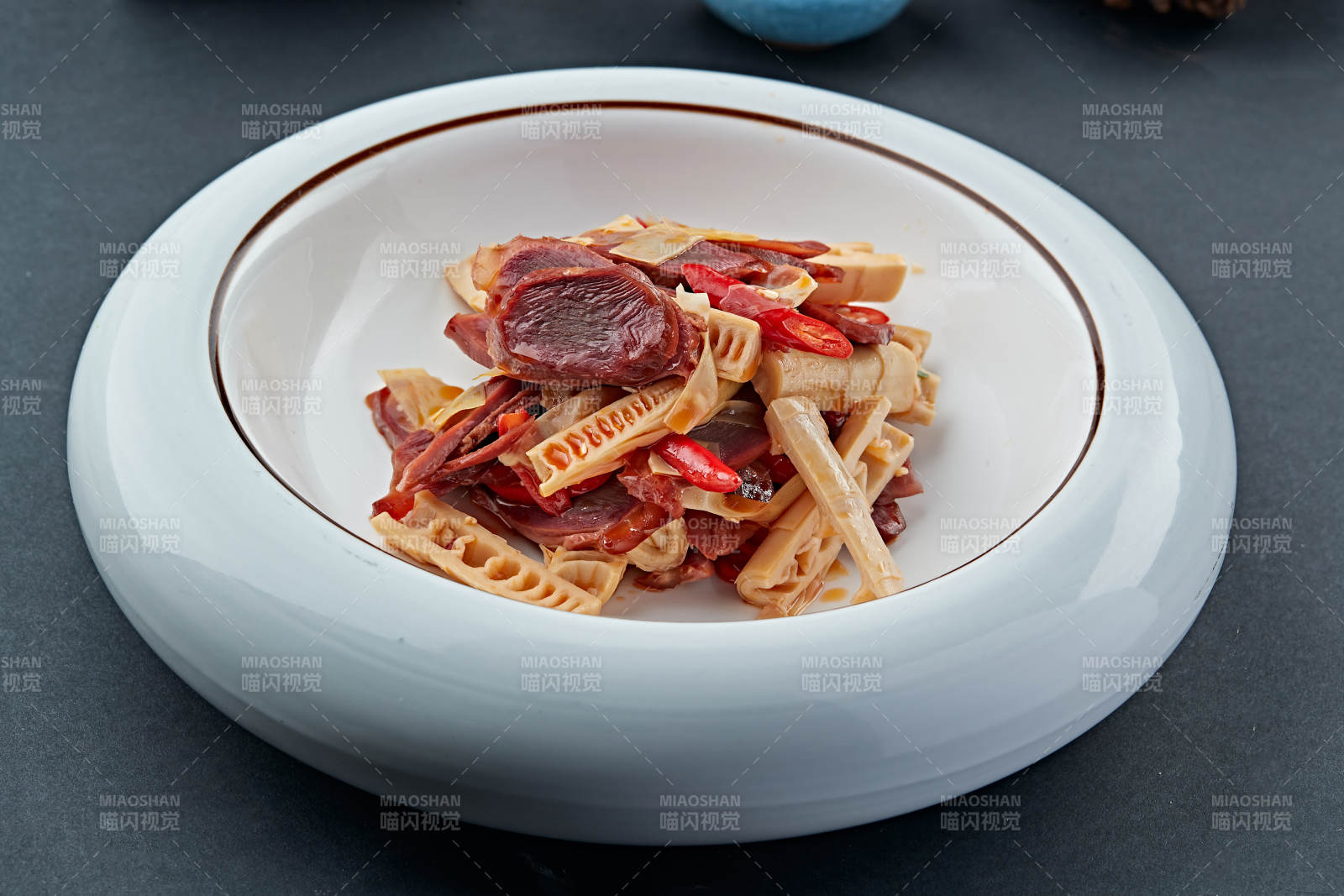 春笋拌鸭胗图片