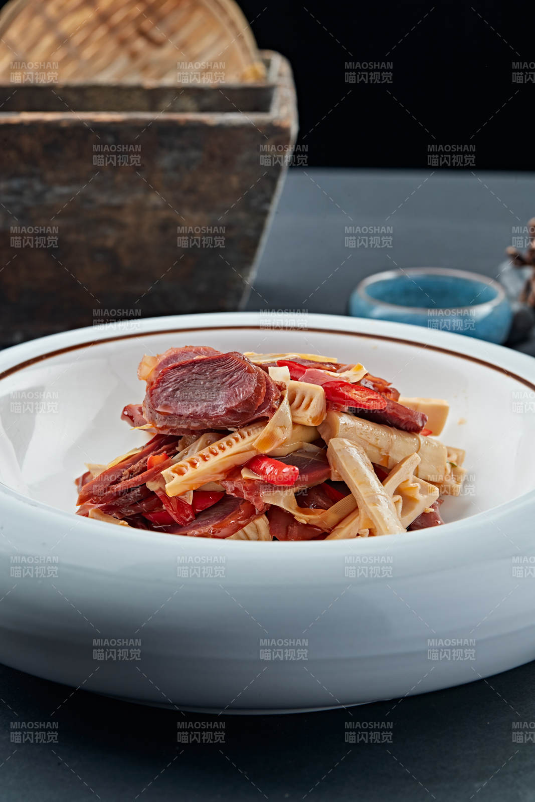 春笋拌鸭胗图片