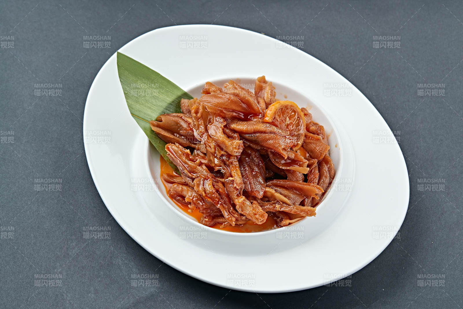 红油柠檬酸辣脱骨凤爪图片