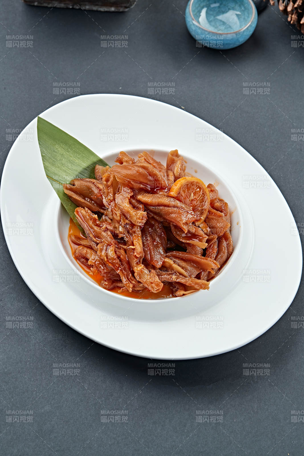 红油柠檬酸辣脱骨凤爪图片