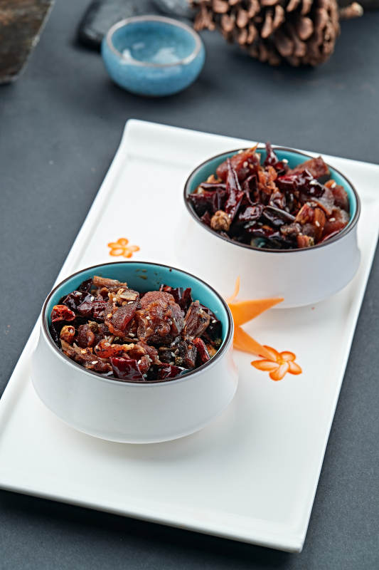 红油香辣腌兔丁图片