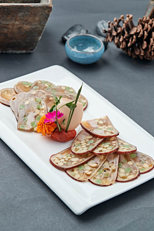 菊花青豆鱿鱼猪耳冻图片