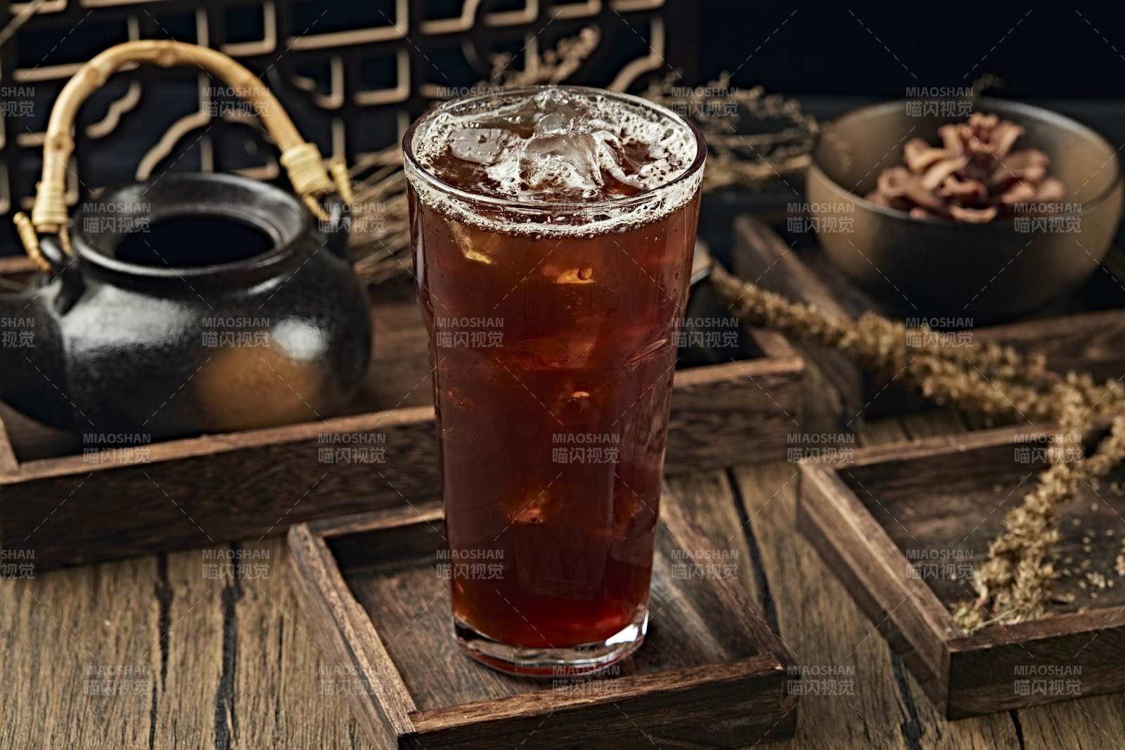 解暑饮料冰红茶柠檬冰红茶冰乌龙茶图片