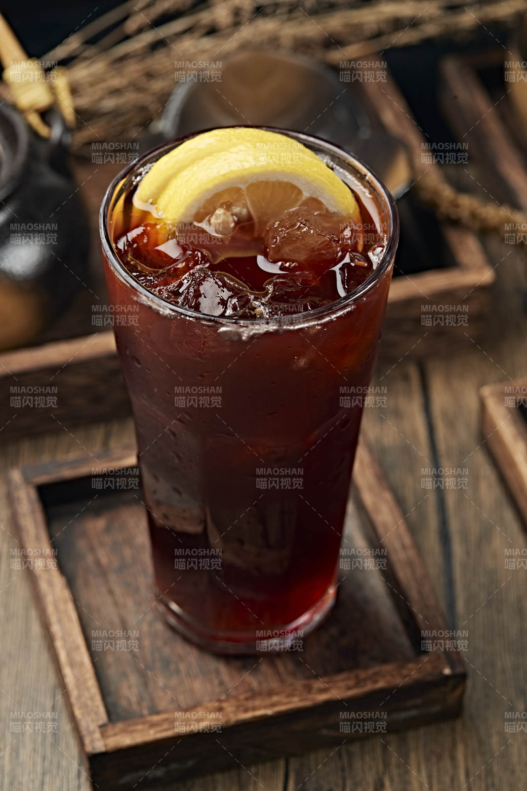 解暑饮料冰红茶柠檬冰红茶冰乌龙茶图片