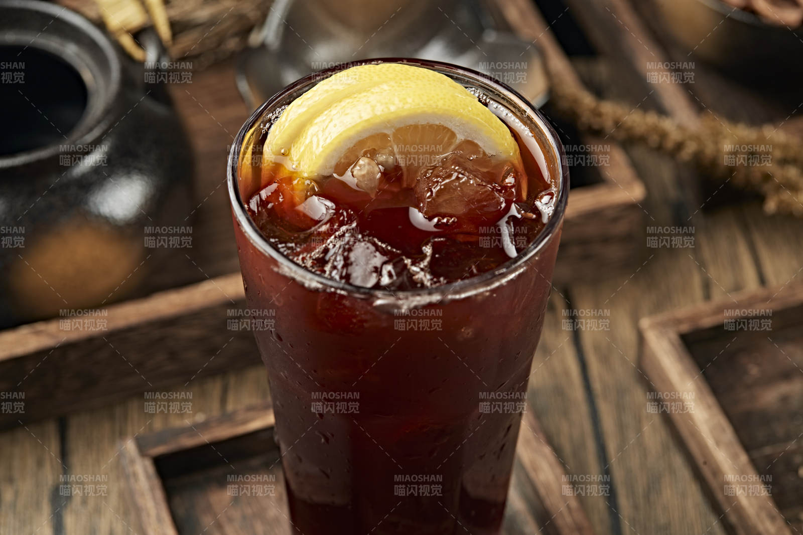 解暑饮料冰红茶柠檬冰红茶冰乌龙茶图片