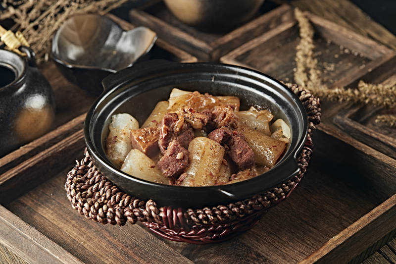 潮汕美食砂锅牛腩煲肠粉图片