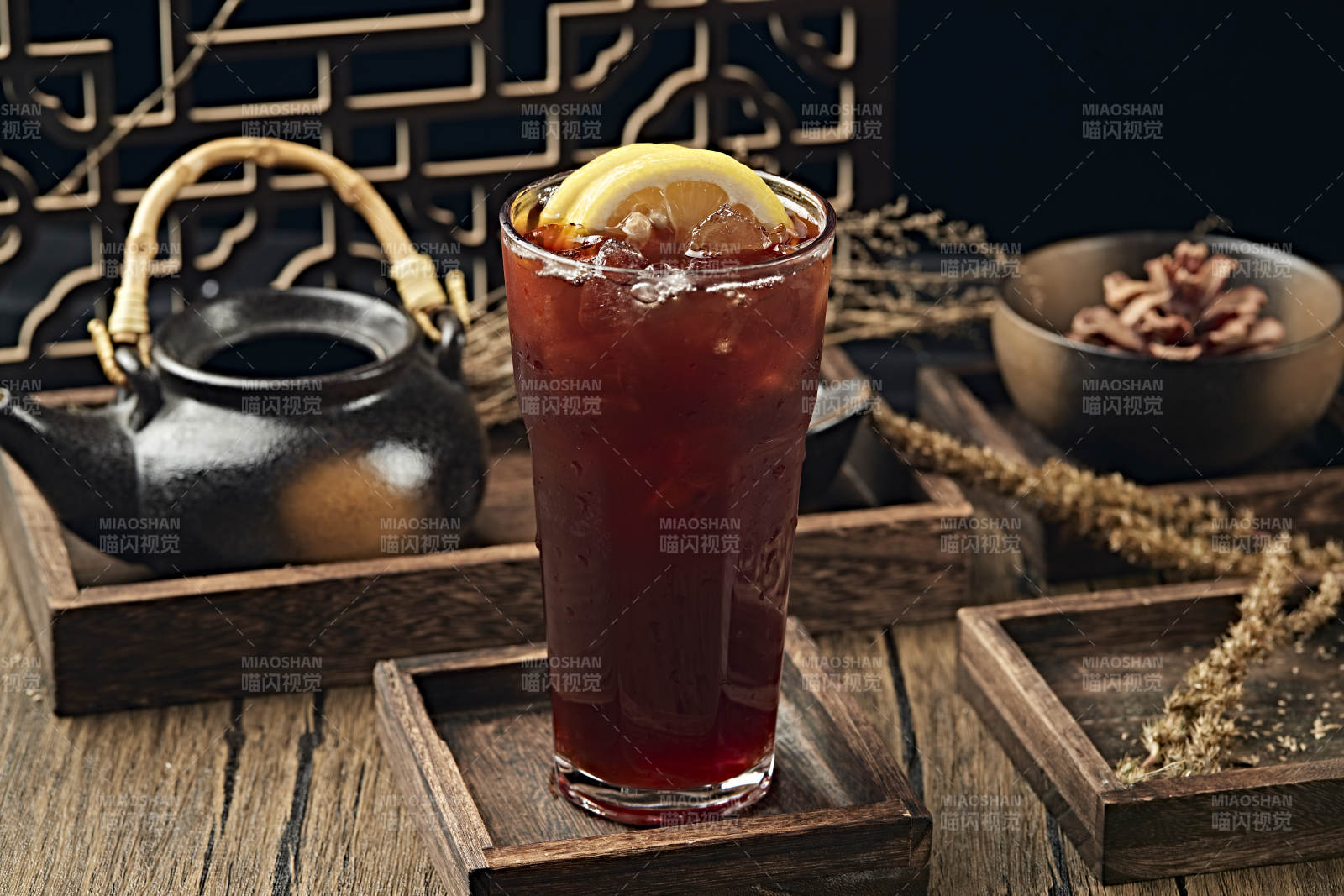 解暑饮料冰红茶柠檬冰红茶冰乌龙茶图片