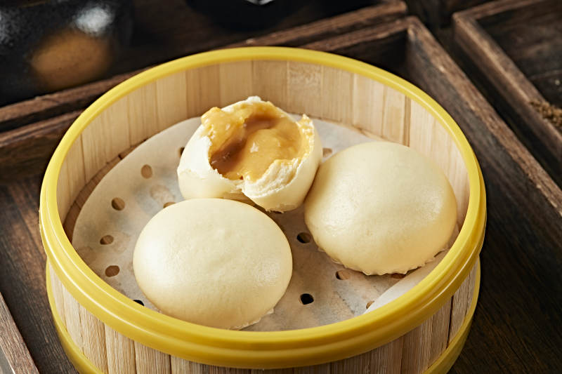 港式茶餐黄金流沙包图片