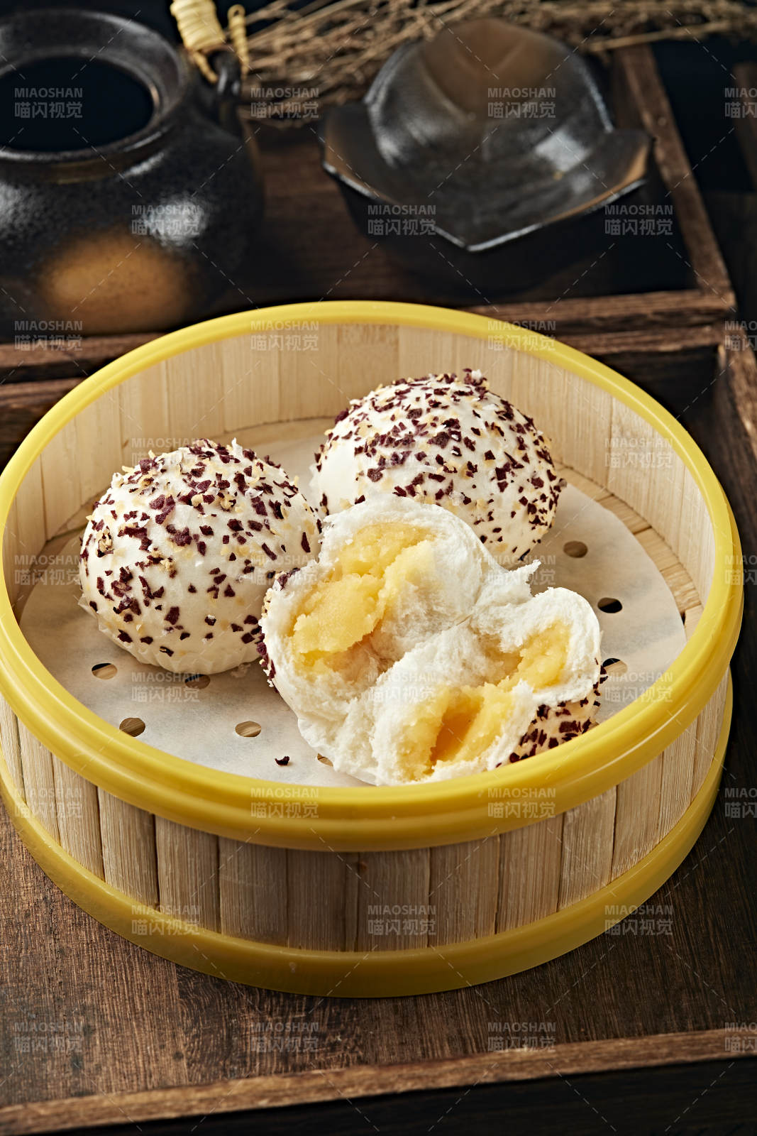 港式茶餐七彩奶黄流沙包图片