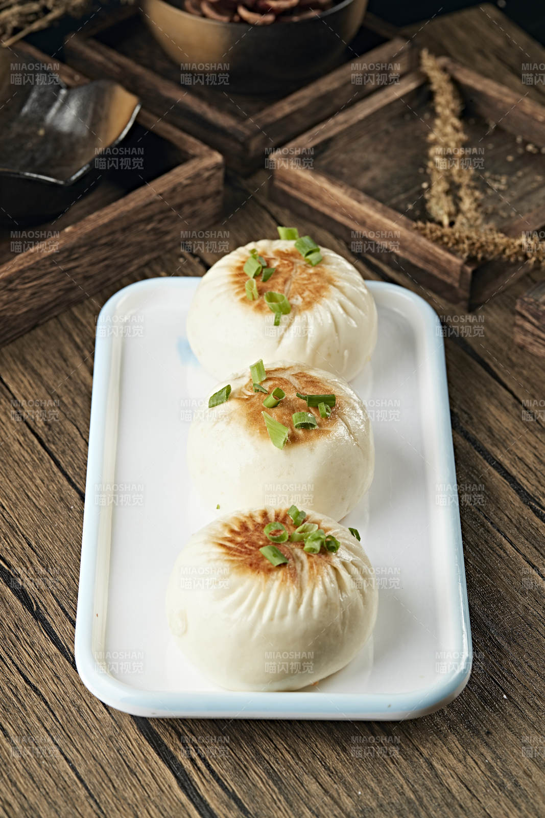 港式茶餐生煎包图片