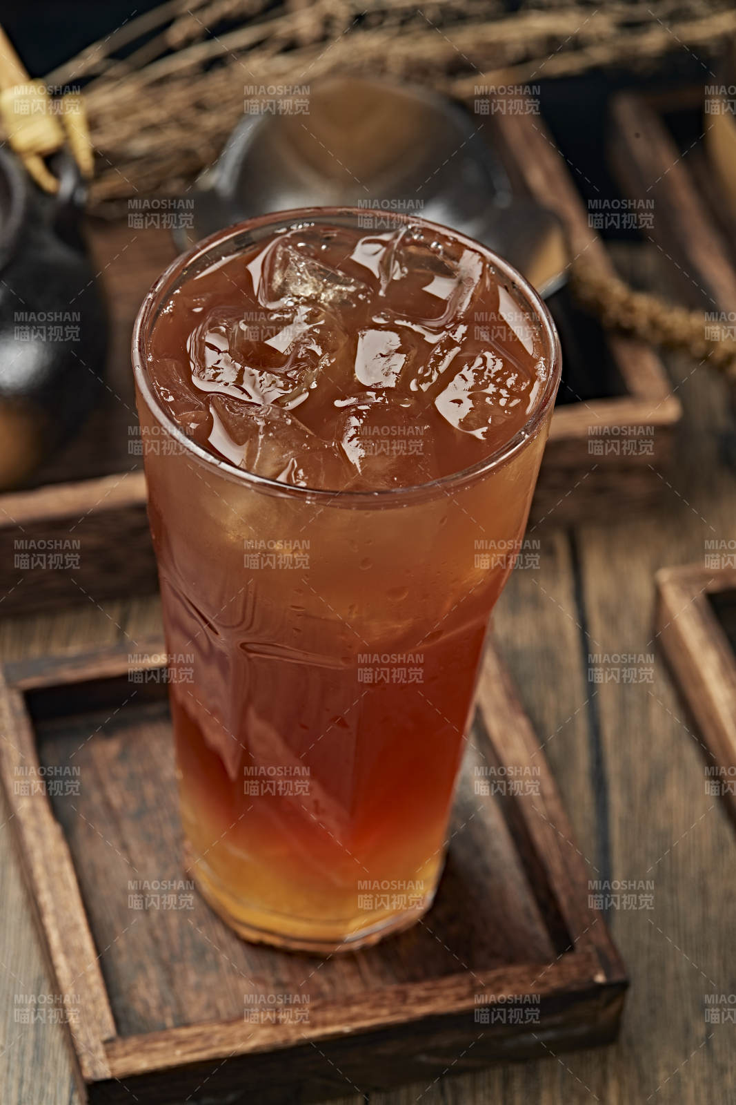 解暑饮料冰红茶柠檬冰红茶冰乌龙茶图片