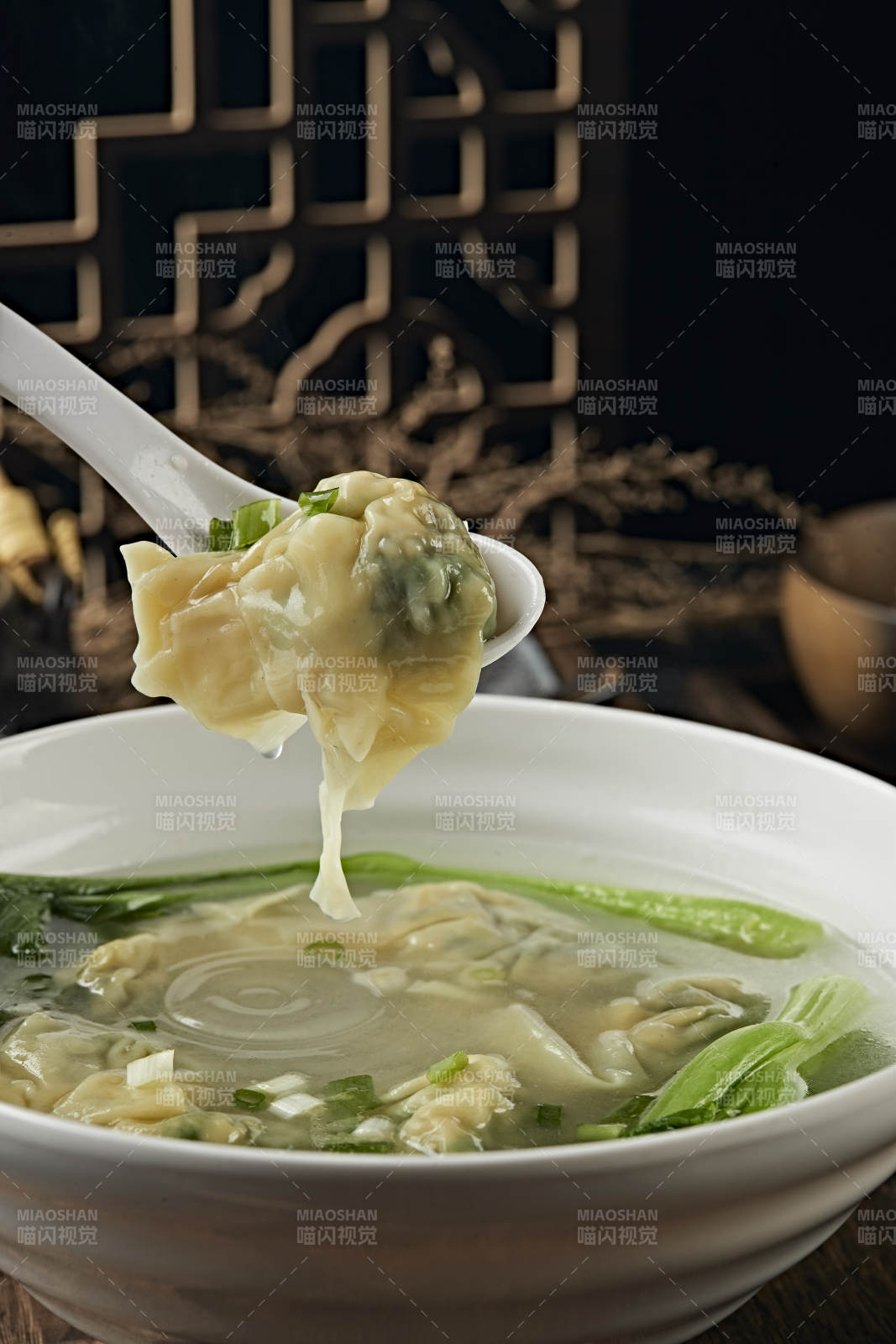 鲜鸡汤猪肉青菜馅云吞图片