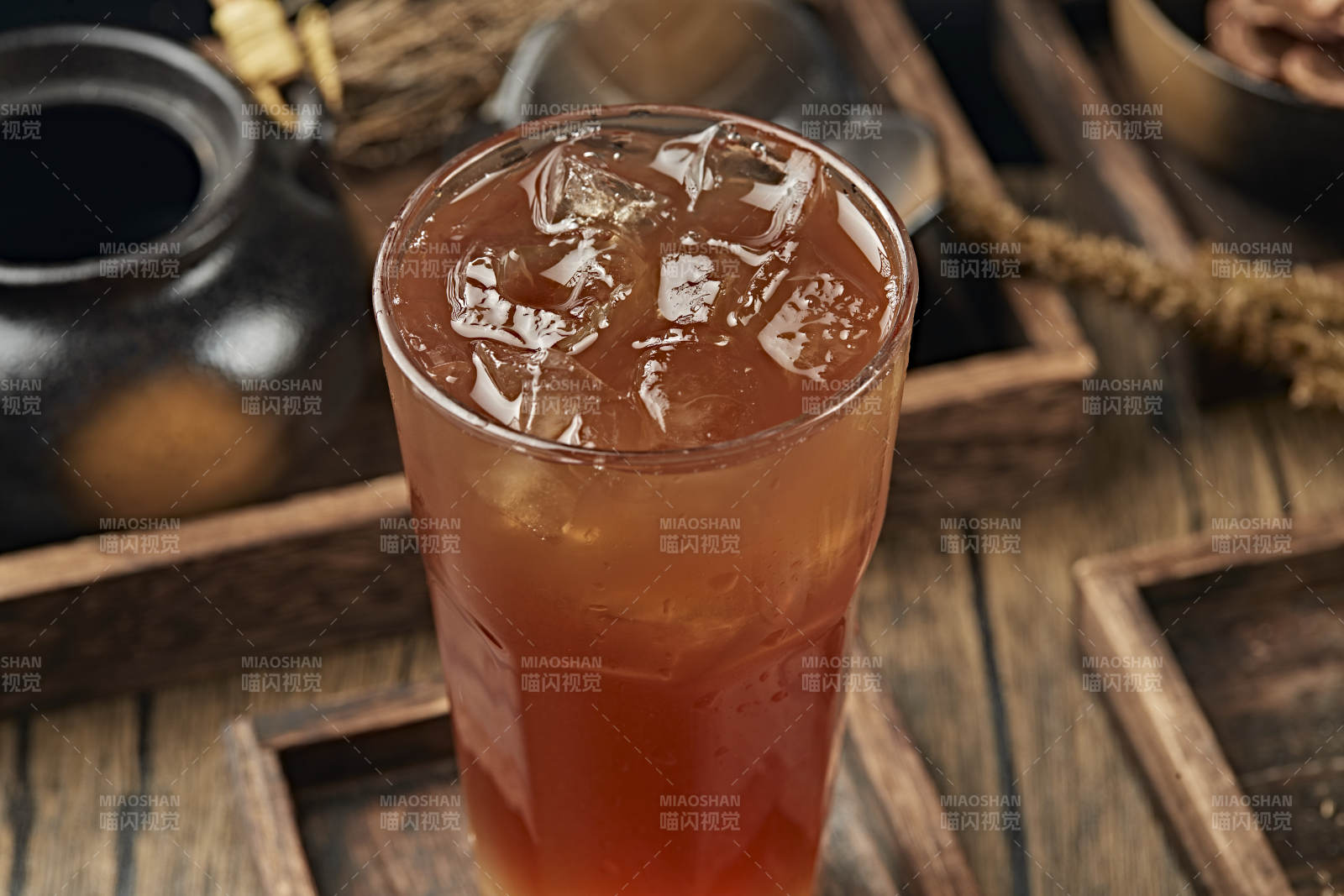 解暑饮料冰红茶柠檬冰红茶冰乌龙茶图片