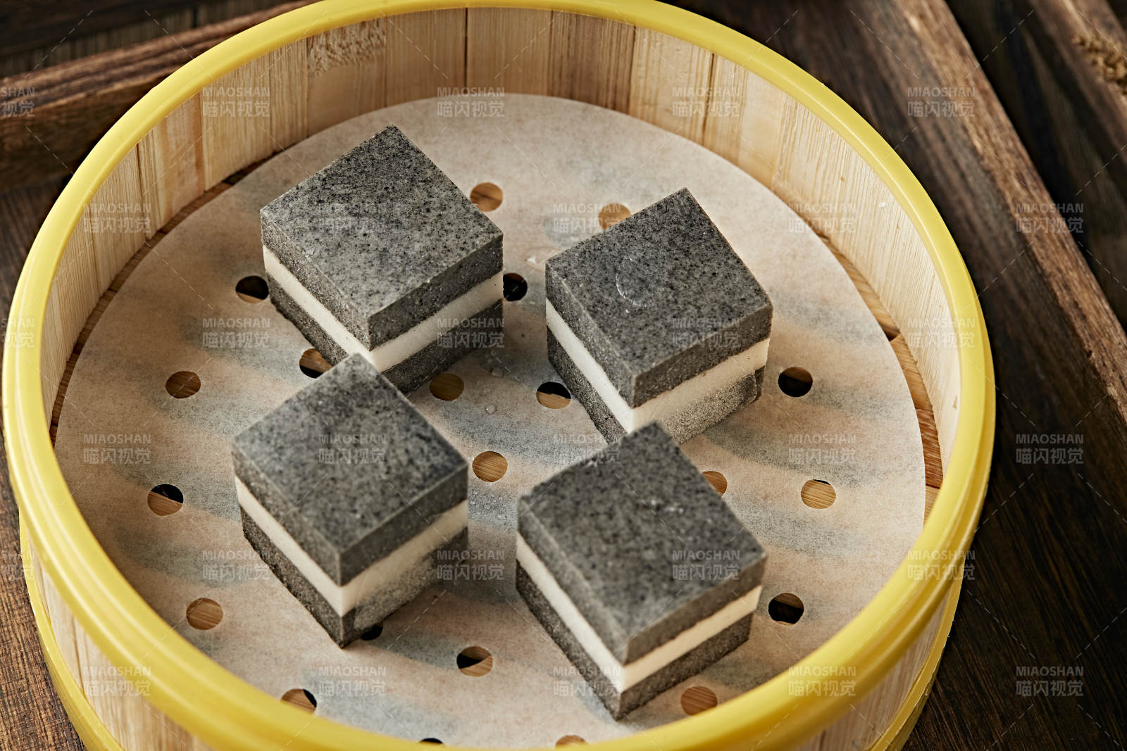 椰蓉芝麻奶香糕图片