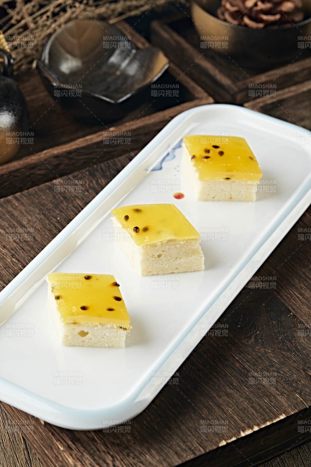 奶香慕斯百香果冻糕图片