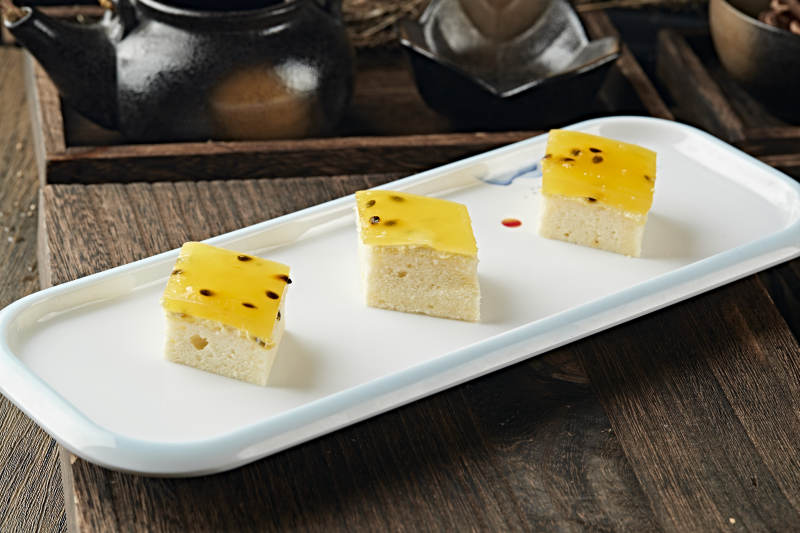 奶香慕斯百香果冻糕图片