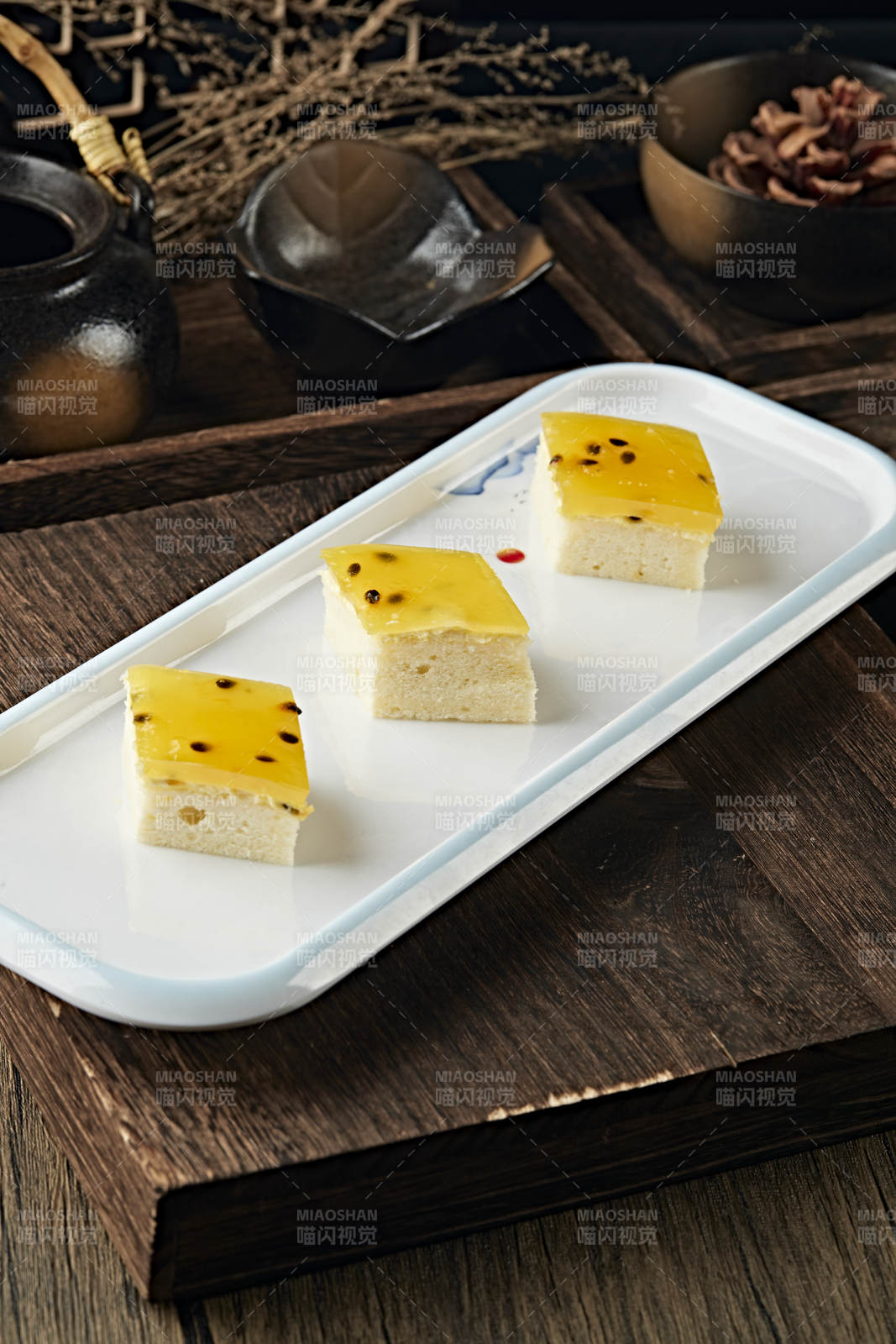 奶香慕斯百香果冻糕图片