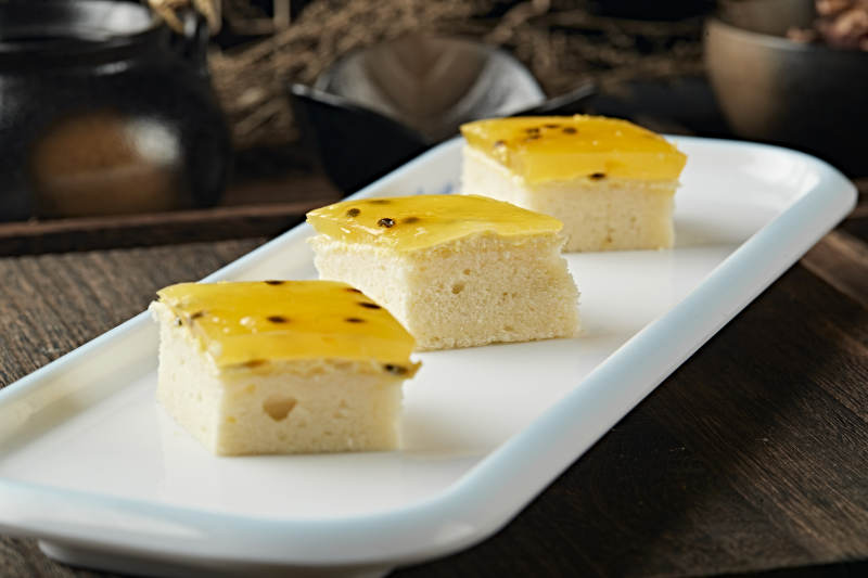 奶香慕斯百香果冻糕图片