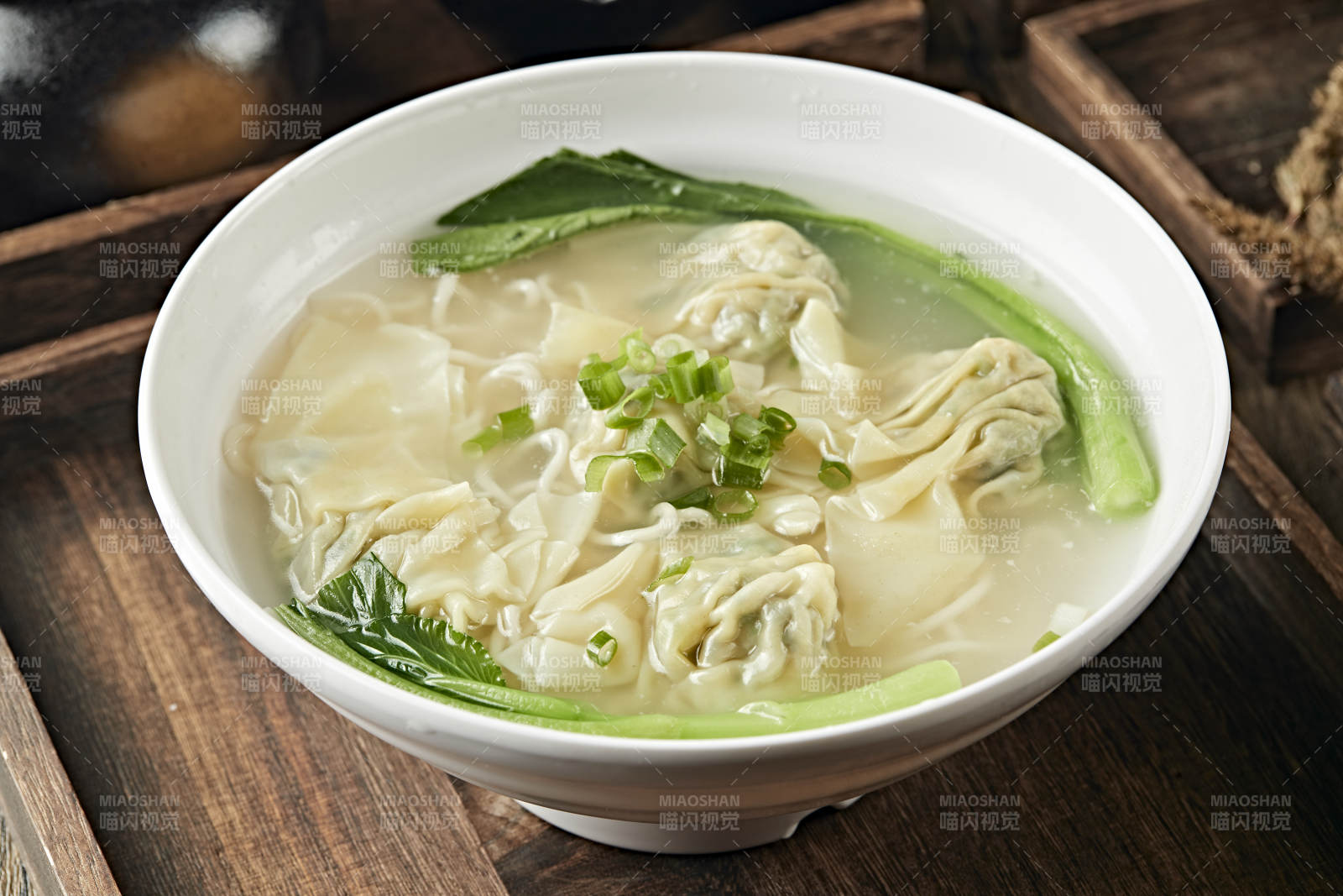 港式鸡汤云吞面图片