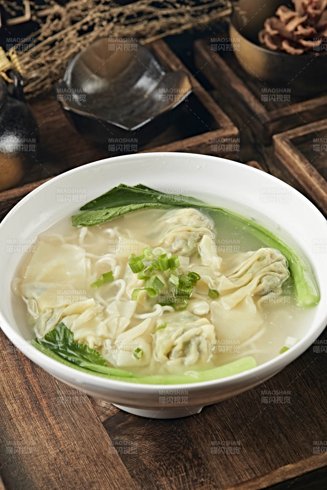 港式鸡汤云吞面图片