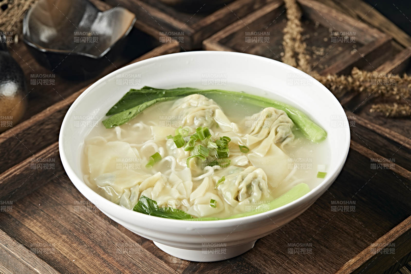 港式鸡汤云吞面图片
