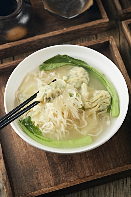 港式鸡汤云吞面图片