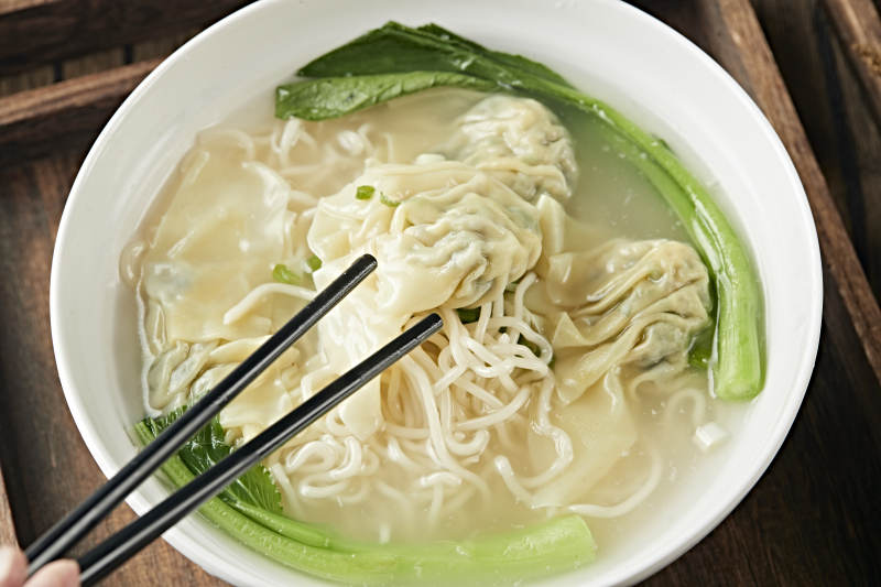 港式鸡汤云吞面图片