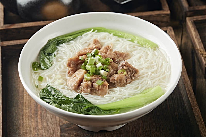 鲜鸡汤粉蒸排骨煮米粉图片