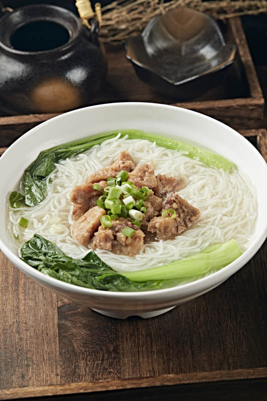 鲜鸡汤粉蒸排骨煮米粉图片