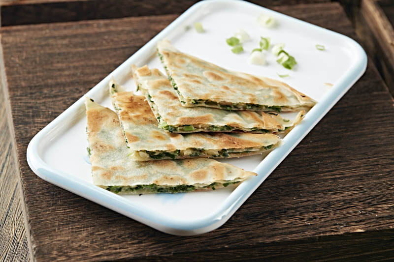 韭菜鸡蛋馅脆皮烙饼图片