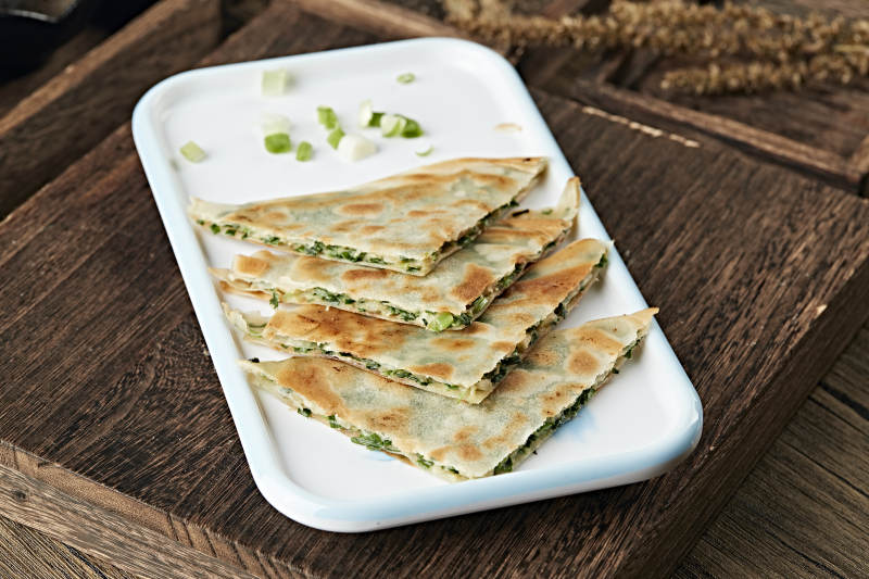 韭菜鸡蛋馅脆皮烙饼图片