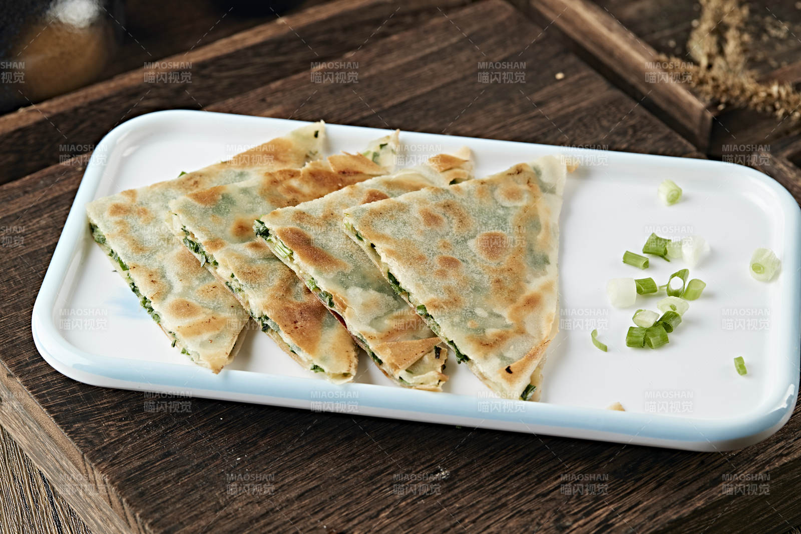 韭菜鸡蛋馅脆皮烙饼图片
