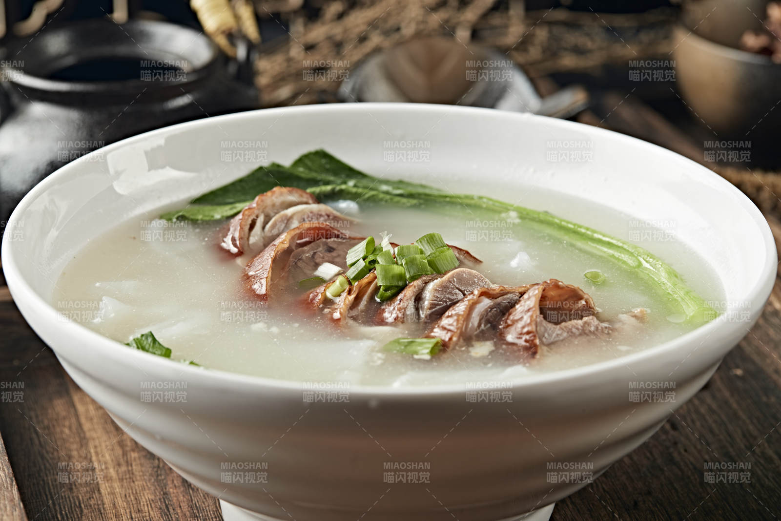 鲜鸡汤烧鹅煮肠粉图片